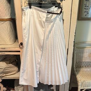 Tibi white pleated cotton wrap skirt, size 10, EUC, $135.